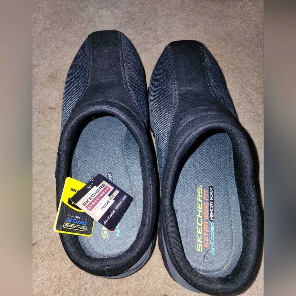 Sketchers shoes